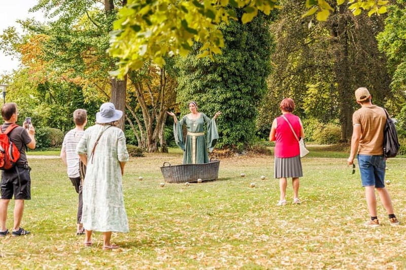 Singing: Historical city tour with Duchess Hadwig of Swabia - Discovering Singen with Duchess Hadwig