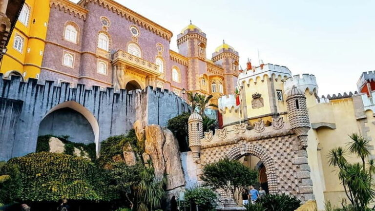 Sintra & Cascais: Palace and Castle Private Tour with Guide - Seaside Beauty & Coastal Charm in Cascais