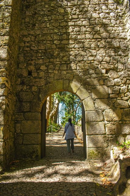 Sintra: Moorish Castle Guided Tour With Entry Ticket - A Closer Look at the Moorish Castle Guided Tour