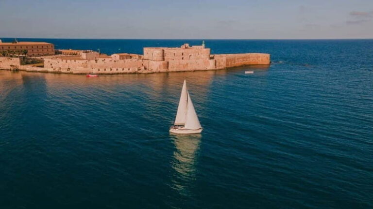 Siracusa: Aperitivo in Barca a vela - The Experience in Detail