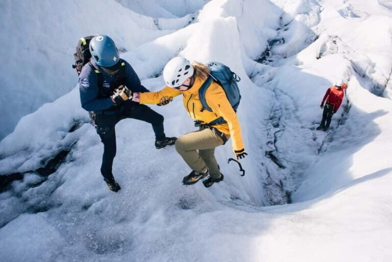 Skaftafell: Glacier Hike & Ice Climbing Adventure - The Experience in Detail