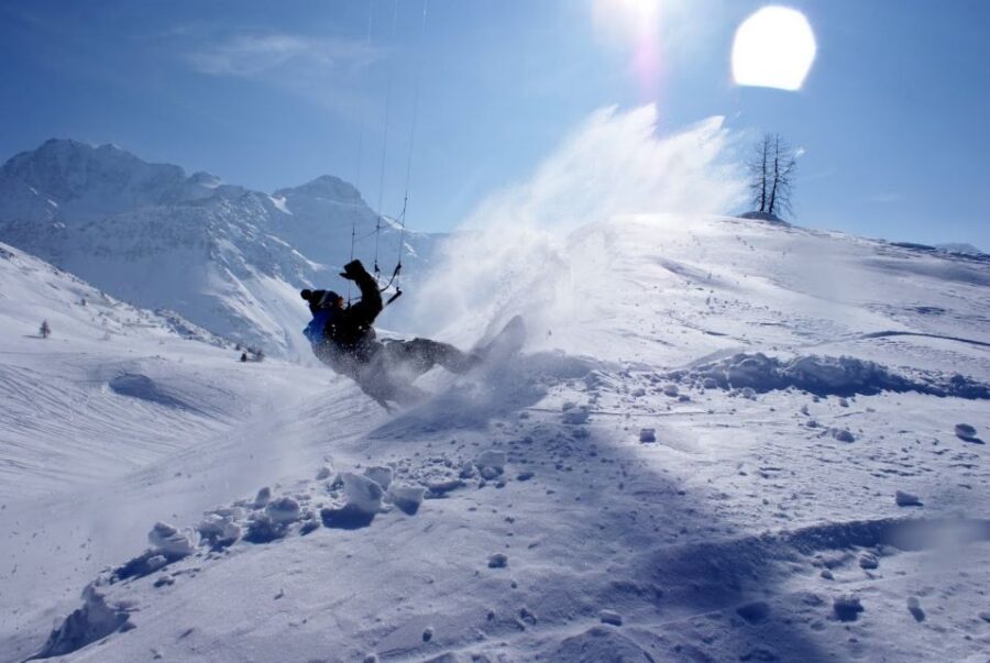Snowkiting School on the Simplon Pass - What to Expect from the Snowkiting Experience