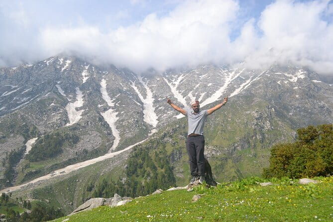 Snowline Trek - Exploring the Snowline Trek: An Authentic Himalayan Camping Experience