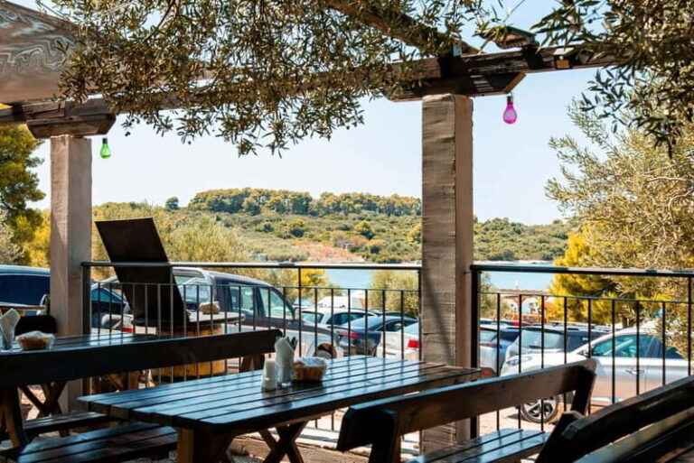 Split: Blue Lagoon, 3Islands, Boat Trip, Mediterranean lunch - The Itinerary in Detail