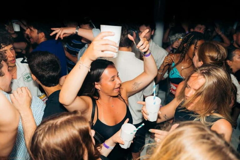 Split: Night Boat Party with Free Shots, Dj and After Party - What Makes This Experience Special?