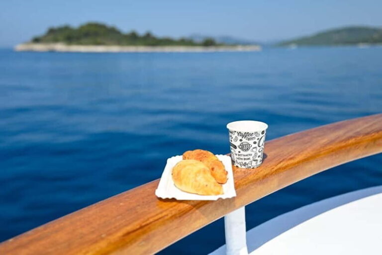Split: Trogir, Shipwreck & Trogir Boat Tour with Food/Drinks - Who is This Tour Perfect For?