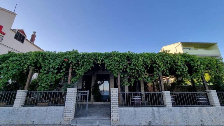 Split&Trogir: Wine Tasting at Seafront Winery - Group Size, Duration, and Practicalities