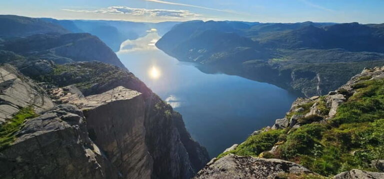 Stavanger: Hiking to world famous Pulpit Rock - Authentic Guidance and Personal Touch