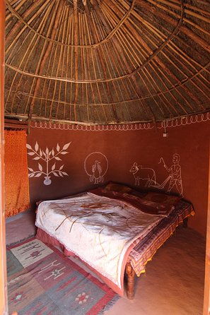 Stay in Mud House With Local Family - Key Points