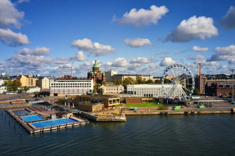 Stockholm-Helsinki Mini Cruise: 2-Night Baltic Getaway - Onboard Amenities and Dining