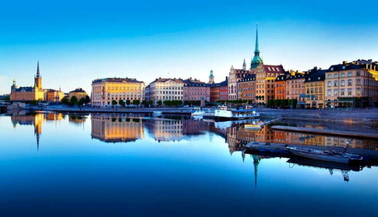 Stockholm: Old Town Historical Walking Tour - Why This Tour Works Well