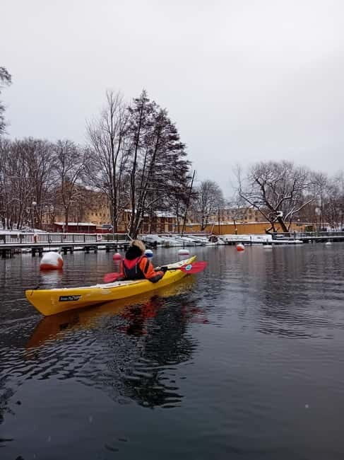 Stockholm: Winter Kayaking Tour through the City Centre - The Experience of Kayaking in Winter