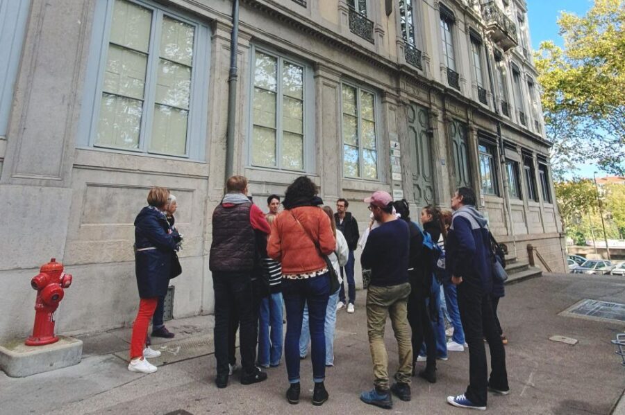 Storytelling tour of Croix-Rousse in French - The Route and Key Stops: Traboules and Croix-Rousse Slopes