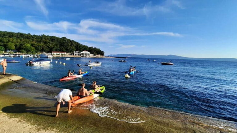 SUN BREAK KAYAK TOUR - SELCE - Who Would Love This Tour?