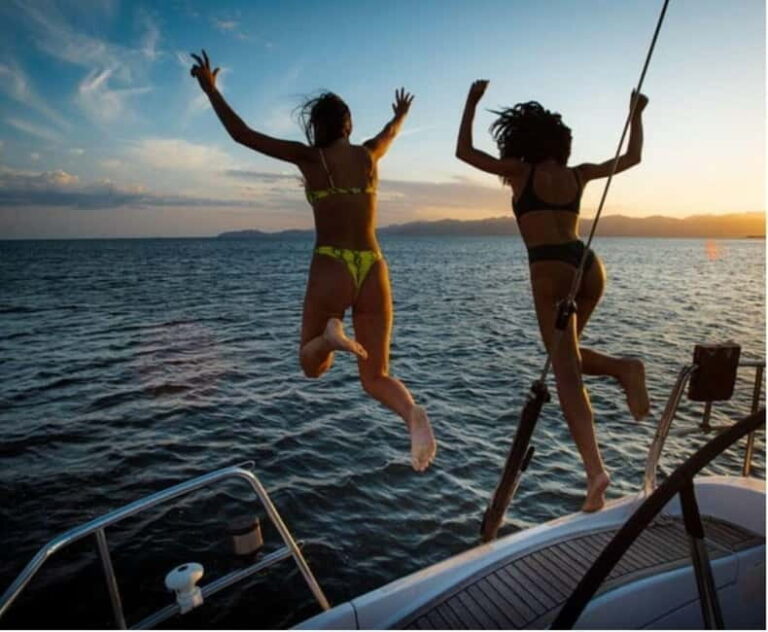 Sunset Aperitif on a Boat  Castro - Introduction to the Experience