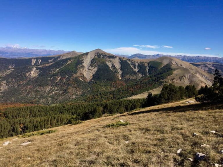 Sunset at the Monges lake and peaks - Practicalities and Details