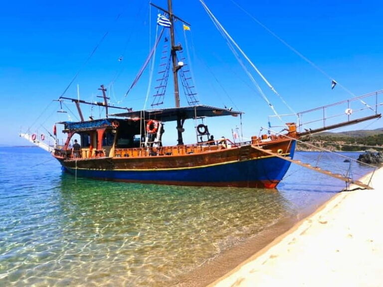 Sunshine Cruise from Halkidiki - The Journey Begins: From Port to the Open Sea