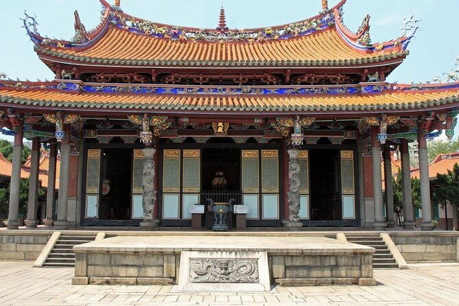Taipei : Must-See Attractions Walking Tour With A Guide (Private) - What Makes This Tour Stand Out?