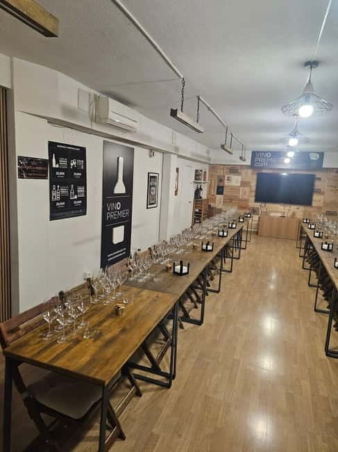 Tasting 3 glasses of wine + 3 tapas - A Closer Look at the Experience