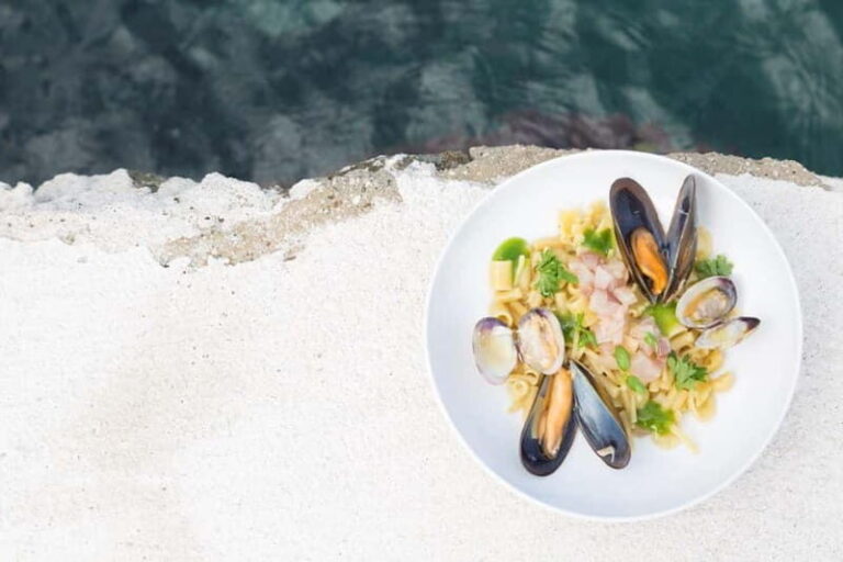 Tasting dinner by the sea with exclusive use of the bay - Why This Experience Might Be Perfect for You
