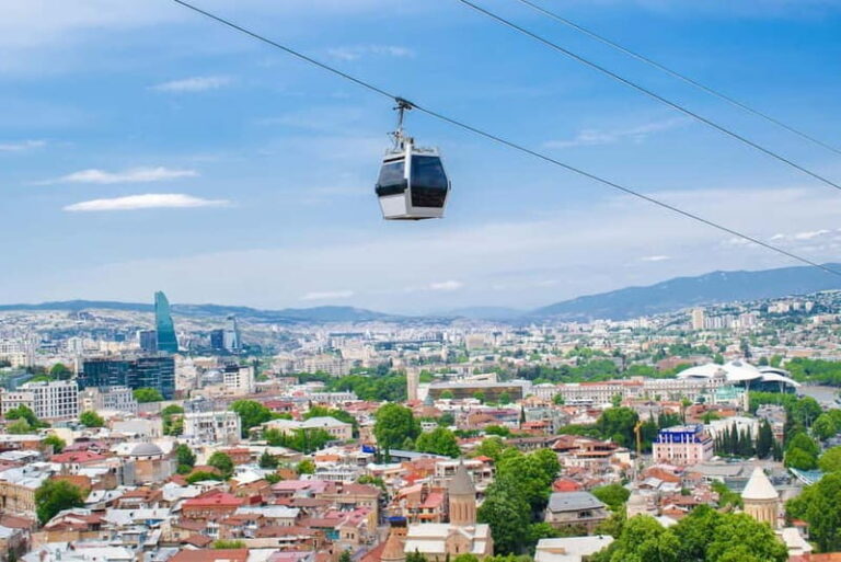 Tbilisi: Old Town Highlights w/ 5 Tastings & Cable Car Ride - Discovering the Heart of Tbilisi: A Deep Dive into the Tour