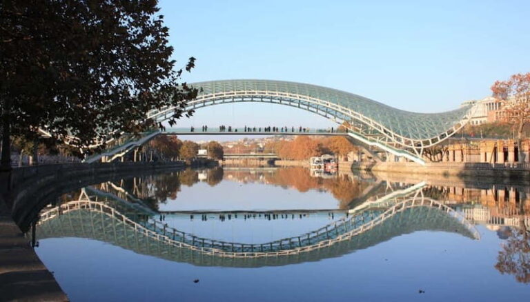 Tbilisi: Old Town Walking Tour - Must-See Attractions - What to Expect from the Tour