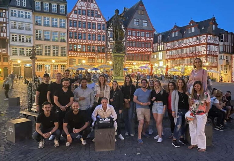 Team Event in Frankfurt with Night PubCrawl - Who Will Love This Tour?