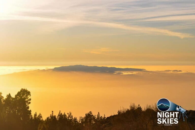 Tenerife: Gourmet Sunset Dinner and Stargazing Experience - Stop 1: The Charming Cave Restaurant
