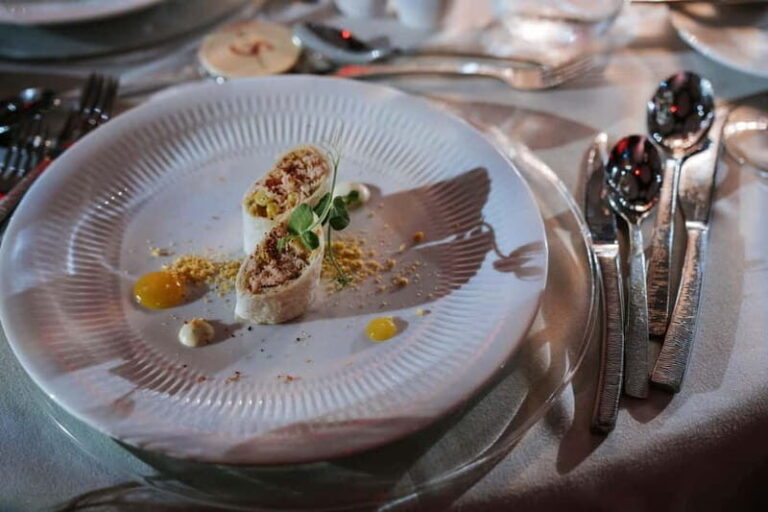 Tenerife: Scandal Dinner Show Entry Ticket and 5-Course Meal - Booking, Logistics, and Practical Tips
