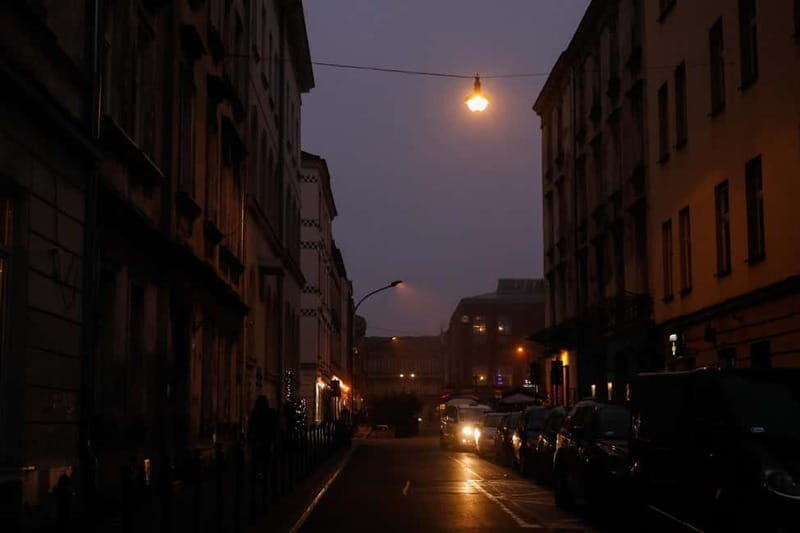 Terrifying Walking Tour of the Krakow's Old Jewish Quarter - The Experience and Guides