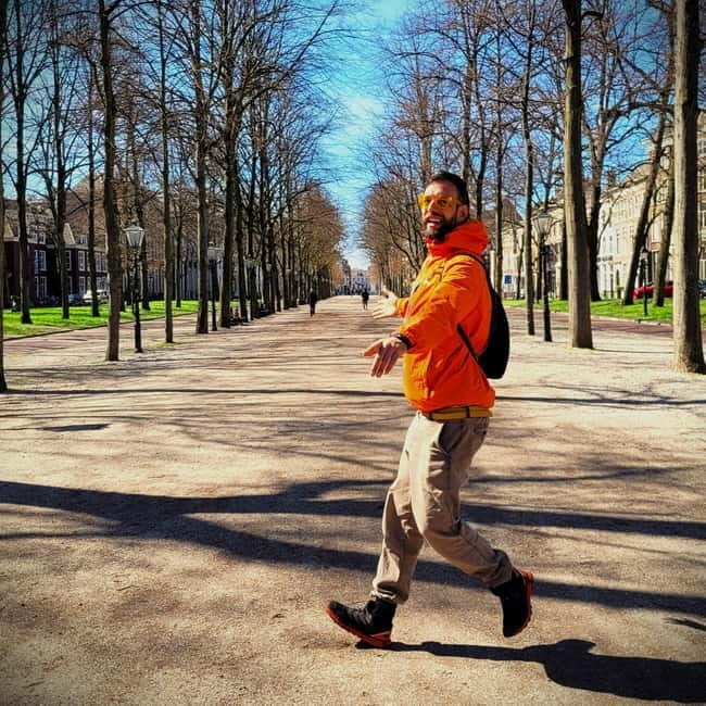 The Hague: Guided Bike Tour with Storyteller Guide - What to Expect During the Tour
