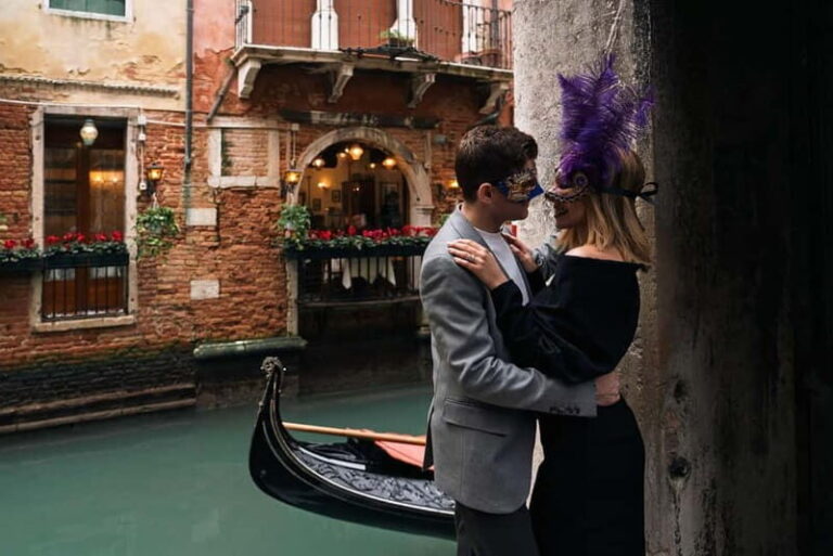 Timeless Venice: Luxury Photoshoot with a Local Photographer - What to Expect During the Photoshoot