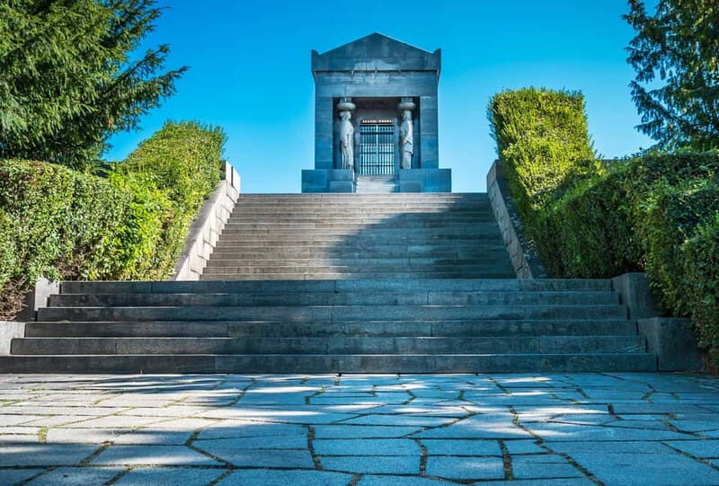Tito Museum and Avala mountain with retro car - Transportation, Timing, and Value
