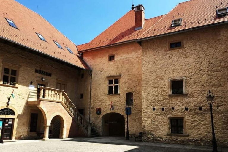Tokaj Private Tour With Local Lunch From Budapest - The Historical Touch: Rákóczi Castle in Szerencs