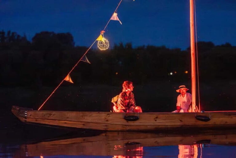 Toru: Toru at Night from a Boat on the Vistula - The Experience’s Value