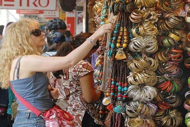 Tour a Nueva y Vieja Delhi Con Guía en Idioma Español - Key Points