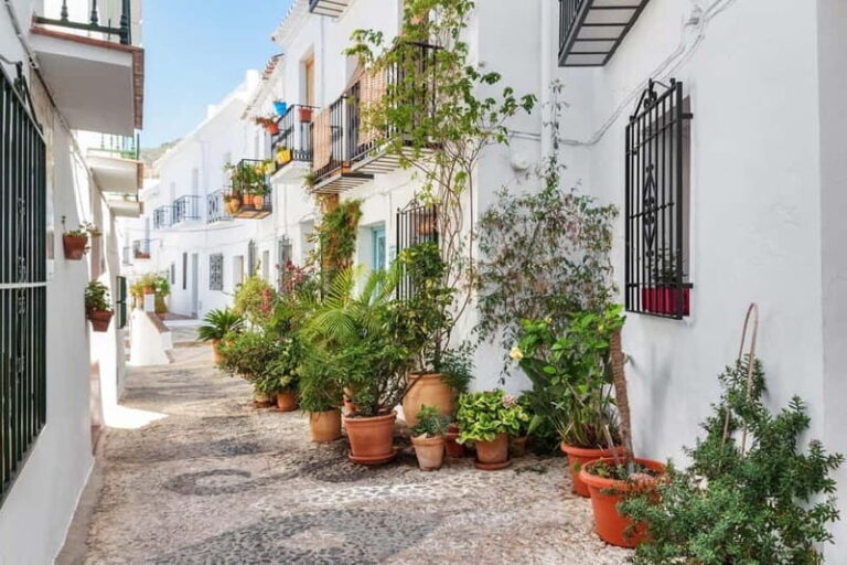 Tour to Nerja's Caves, Nerja city and Frigiliana - What to Bring and Tips for the Day