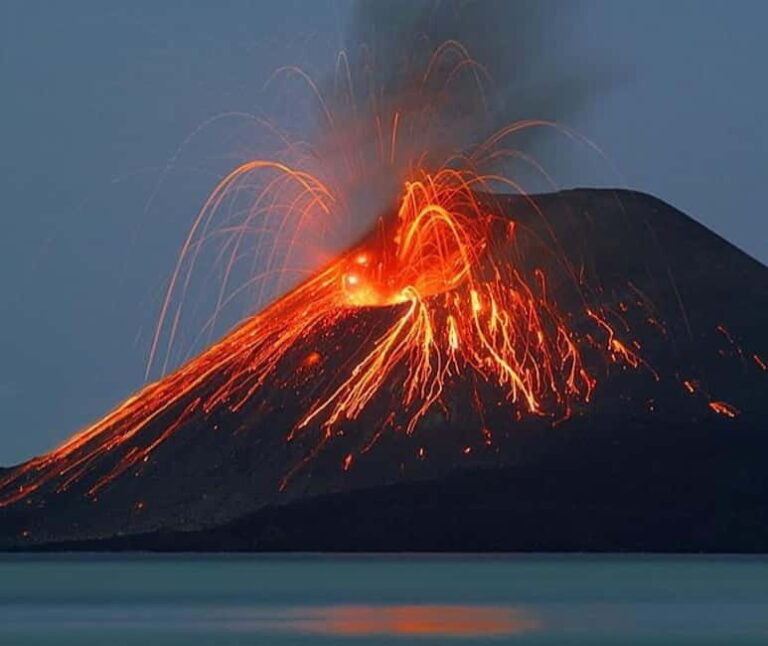 TOUR- Vulcano,Lipari,Panarea, and Stromboli (Max 5P) - What’s Included & What to Consider