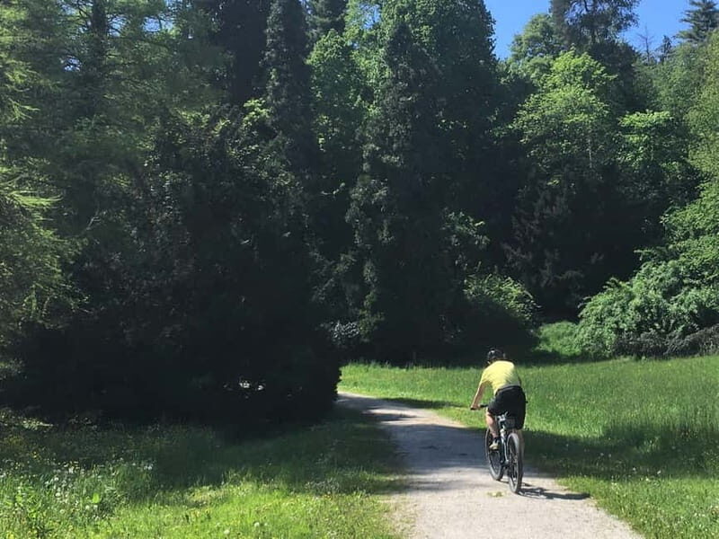 Trakoan: Bike tour to the cave, castle and volcano - Cycling Through the Countryside