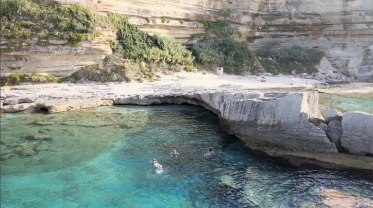 Tropea: Boat Tour on the Coast of the Gods - maximum 12 people on board - The Boat and Onboard Comforts
