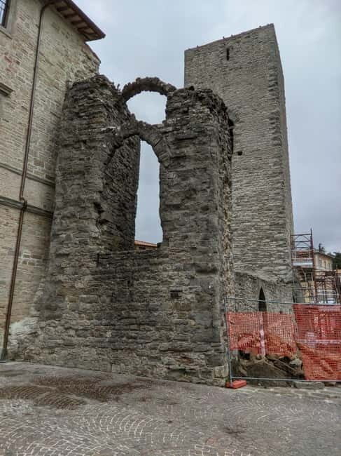 Truffle trail between Gubbio and Pietralunga: an e-bike tour combining taste and history - What to Expect on the Itinerary