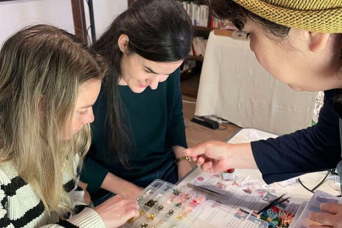 Tsumami Zaiku (Kanzashi) making Workshop in Abeno Osaka - Key Points