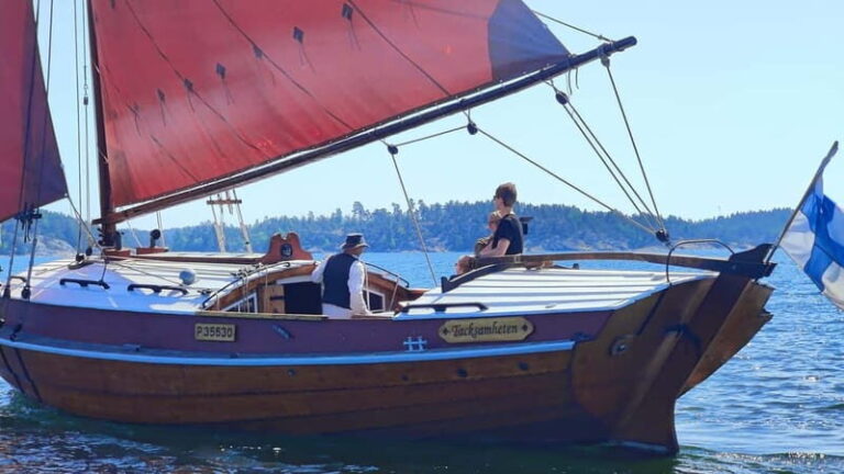Turku Archipelago: 3-hour Sailing Trip Around Källdö Islands - The Cultural and Educational Element