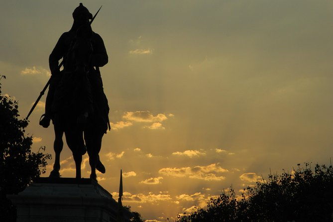 Udaipur Night Walk (2 Hours Guided Walking Tour) - The Experience in Detail