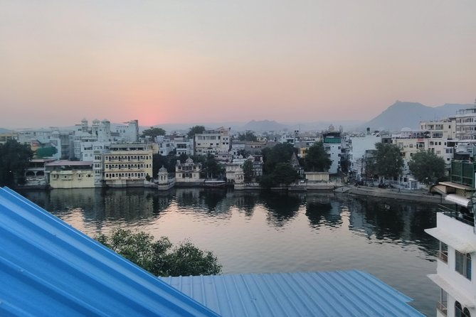 Udaipur Sightseeing Day Tour with Professional Guide - Key Points