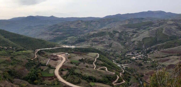 UNESCO Heritage Tour: Ancient Lin & Royal Tombs of Selca - Visiting the Early Christian Basilica and Lin Peninsula