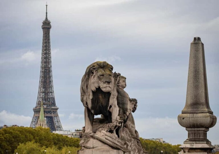 Unknown Paris: Walking Tour with an Expert Guide - Why This Tour Is Worth It