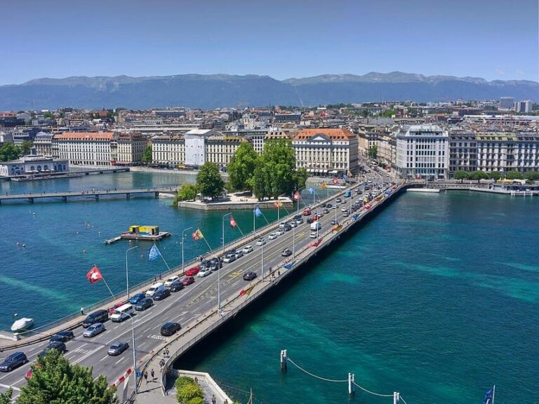 Unusual Audio Tour of Geneva - What to Expect from the Tour