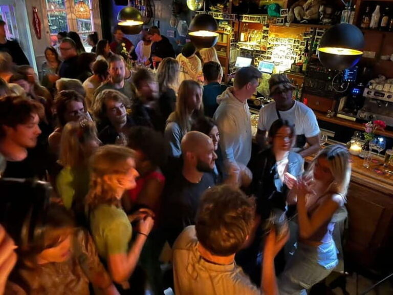 Utrecht: Ultimate Leos Pub Crawl with Local Host & Shots - Introduction: Why This Pub Crawl Stands Out