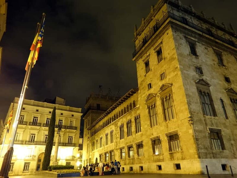 Valencia: Legends and Secrets Moonlight Walking Tour - Detailed Breakdown of the Tour Experience